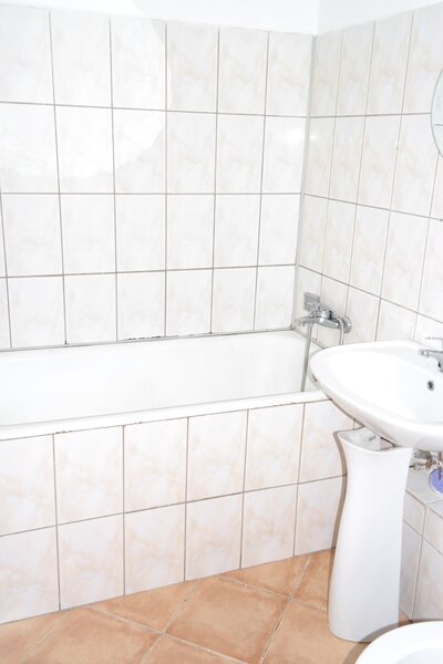 Berceni- Aparatori, 5min metrou, facultate, patinoar, semistradal!